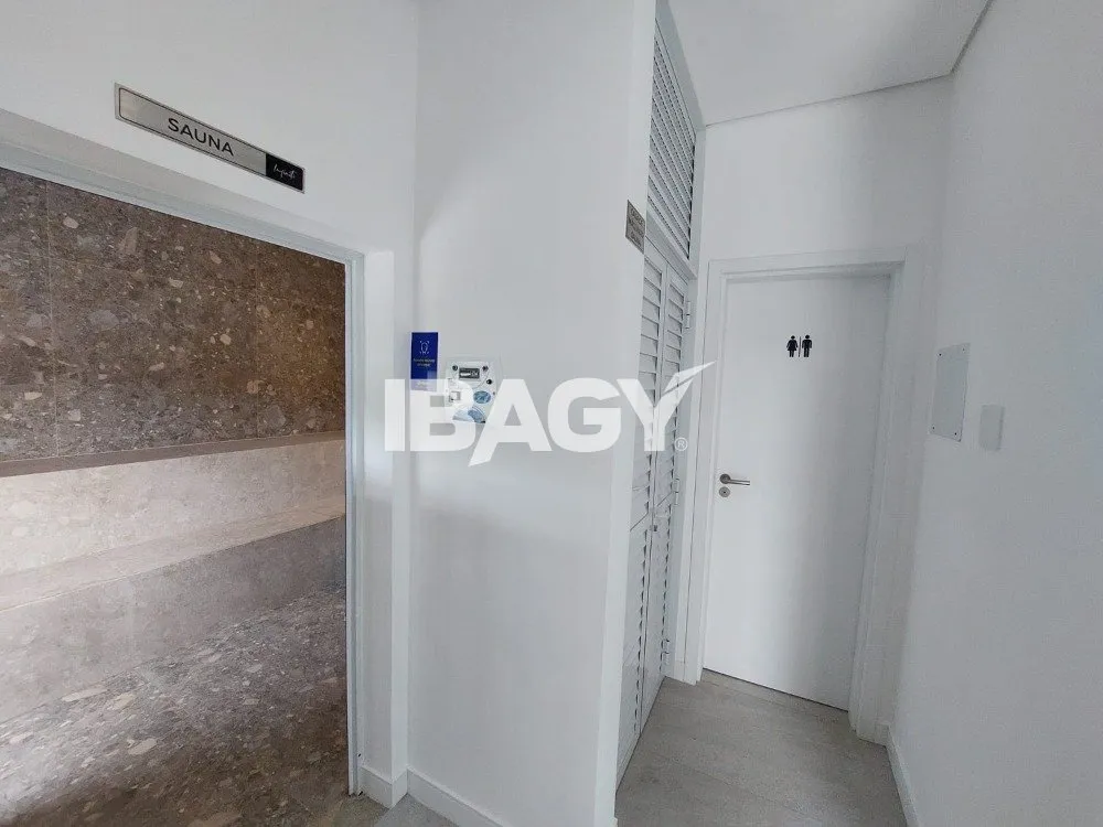 Furnished 133 m² apartment with 3 en-suite bedrooms — photo 46