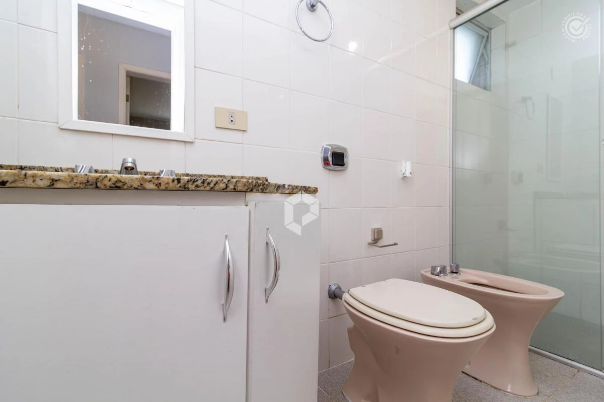 3-bedroom apartment with a glass-enclosed balcony — photo 7