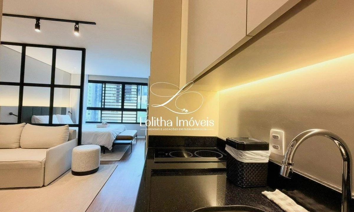 One-bedroom apartment in a building with a coworking space — photo 12