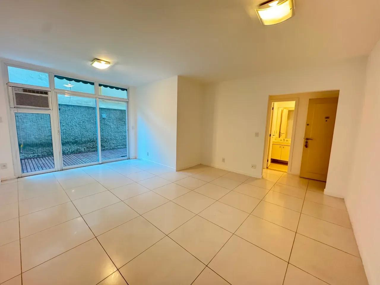 2-bedroom apartment, 1 with its own bathroom, 105 m² — photo 8