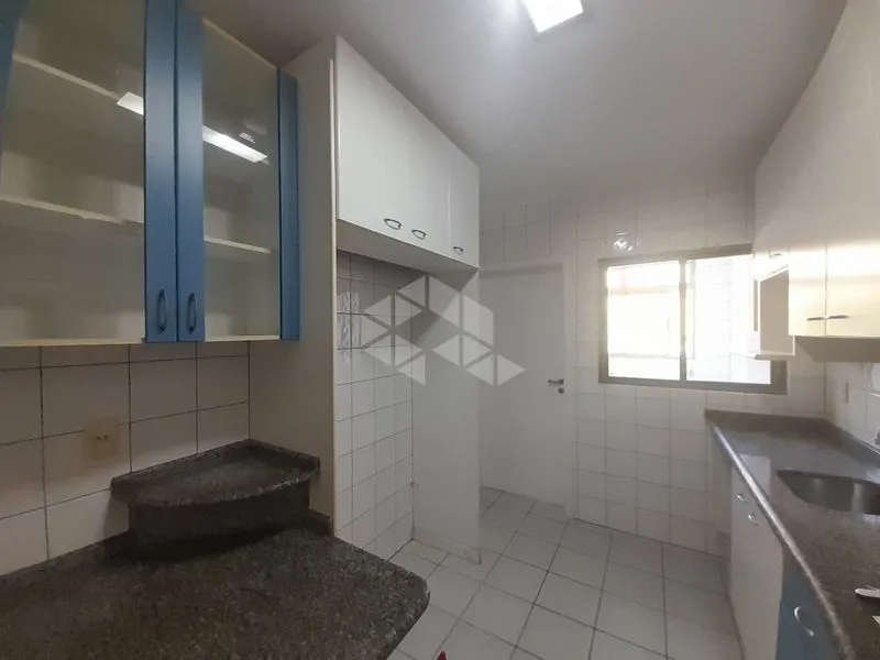 Glass-enclosed balcony in a 2-bedroom apartment, 72 m² — photo 20
