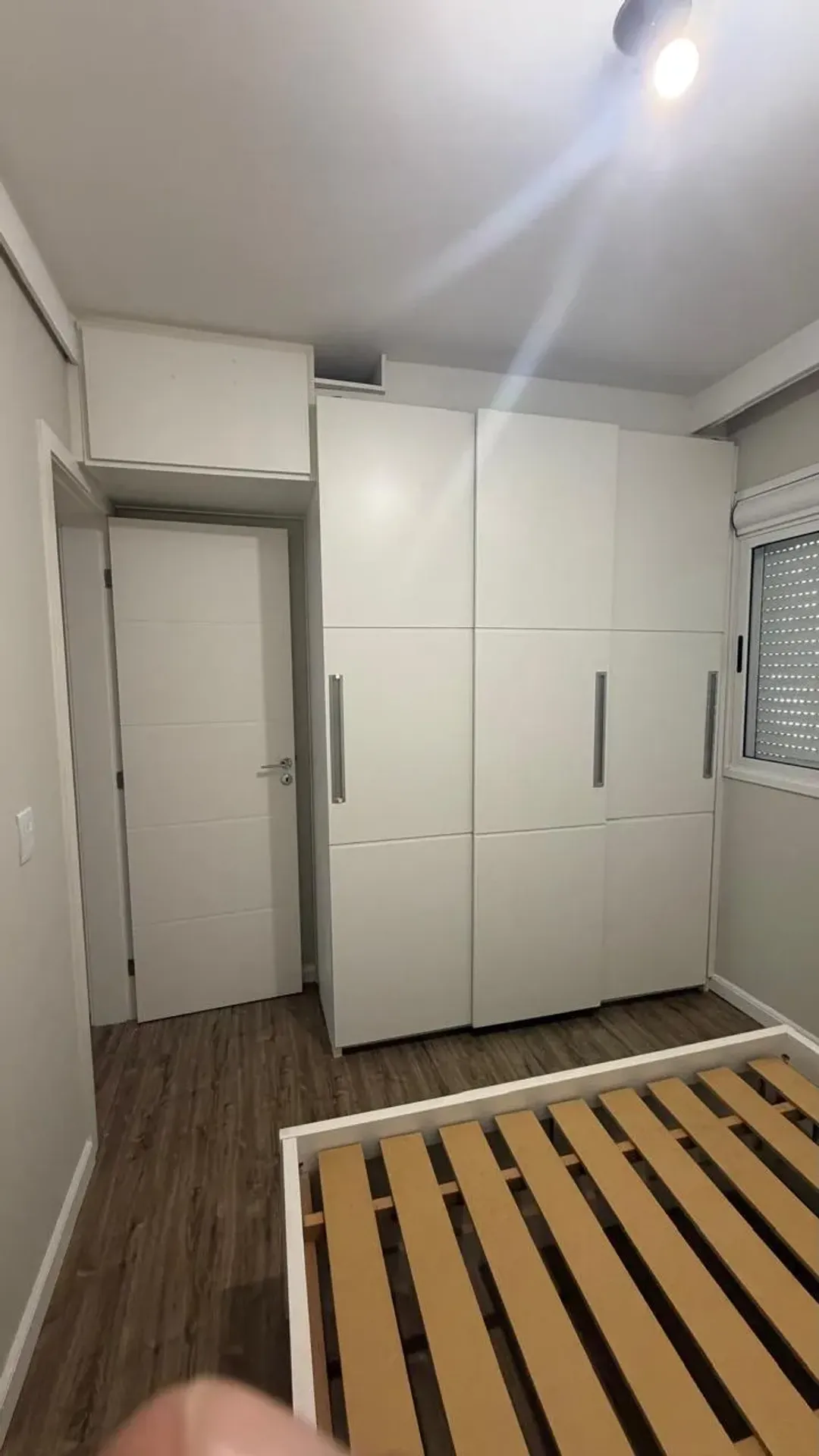 Walk-in closet in a 3-bedroom apartment, 76 m²