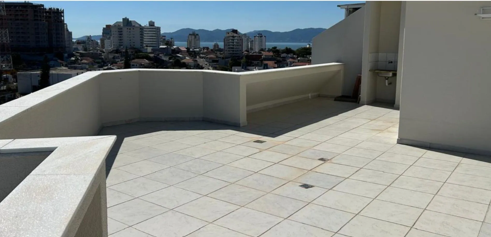 218 m² apartment with a private BBQ and a water view — photo 14