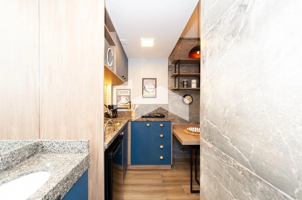 Furnished studio, 21 m², with wood or laminate floors — photo 6