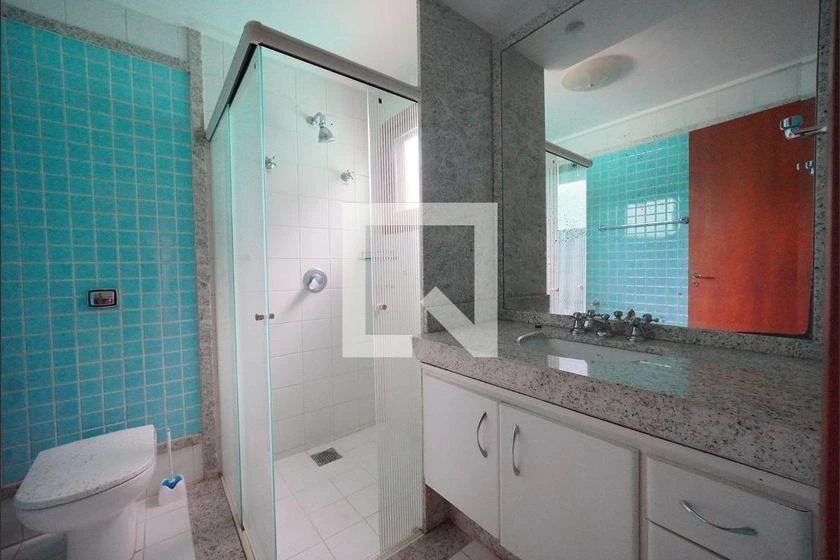 Панорамные окна и 7 спален: дом 700 м² — photo 43