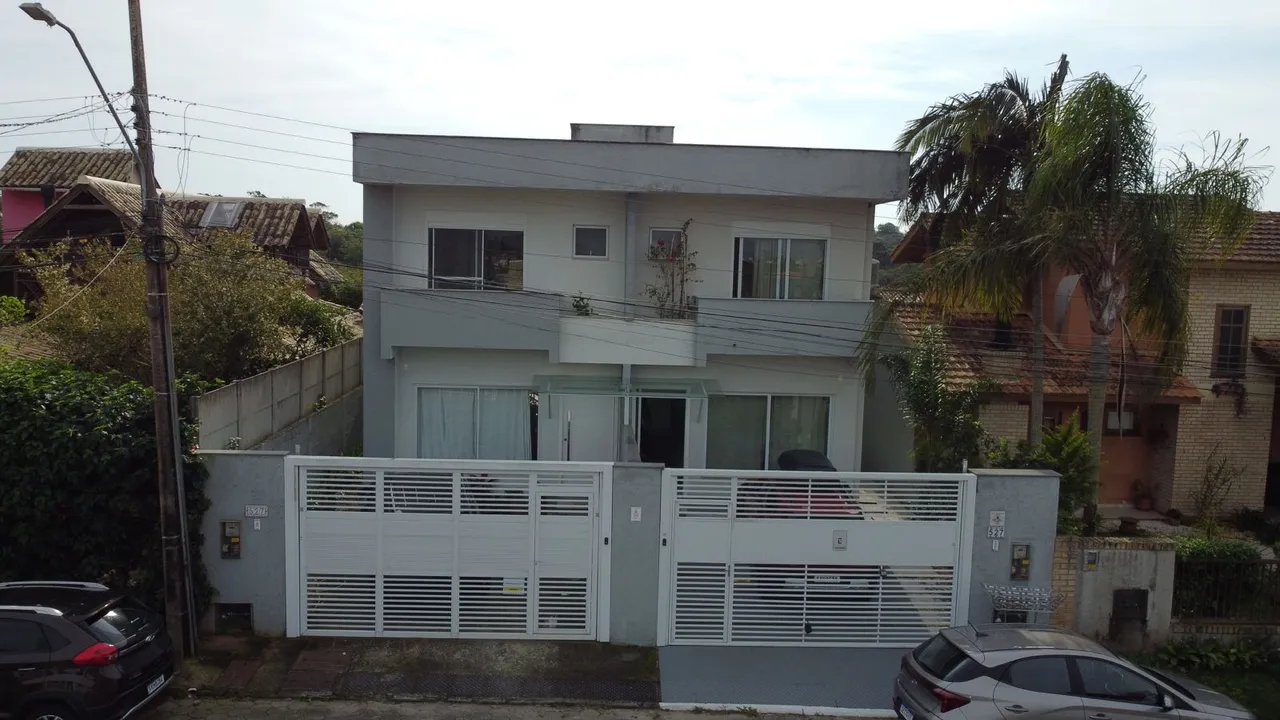 Washing machine in a 4-bedroom house, 200 m² — photo 10