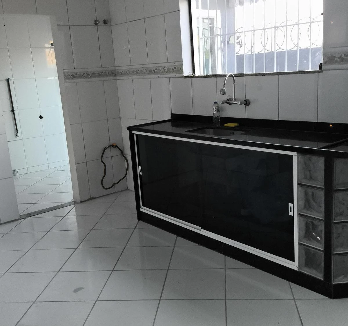 Casa com 4 suítes e 350 m², cozinha com fogão a gás — photo 32