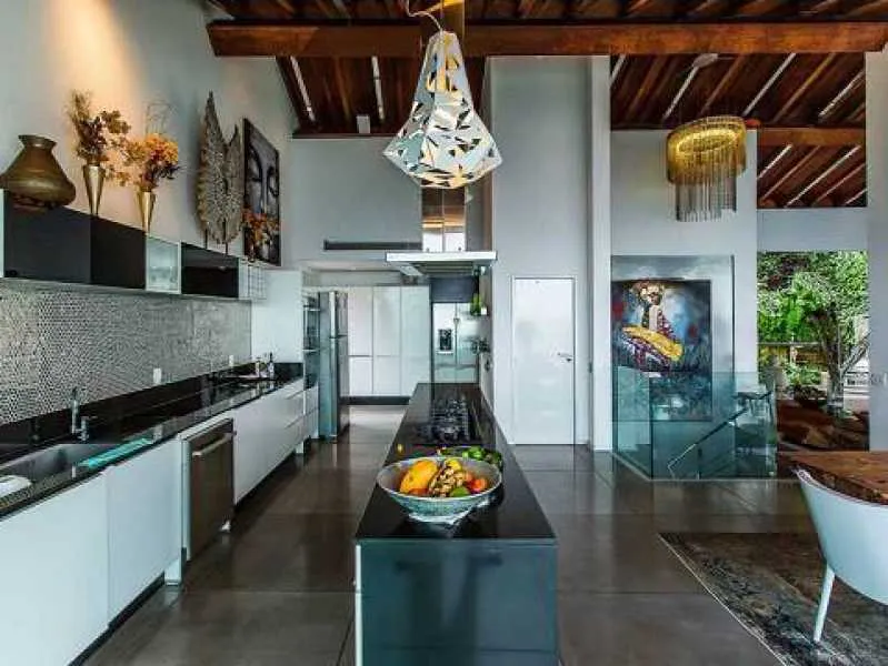 Furnished triplex house with open-plan kitchen and 5 baths — photo 7