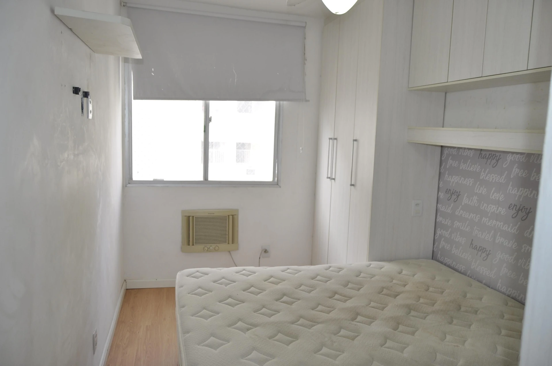Furnished 2-bedroom apartment with a real workspace desk — photo 5