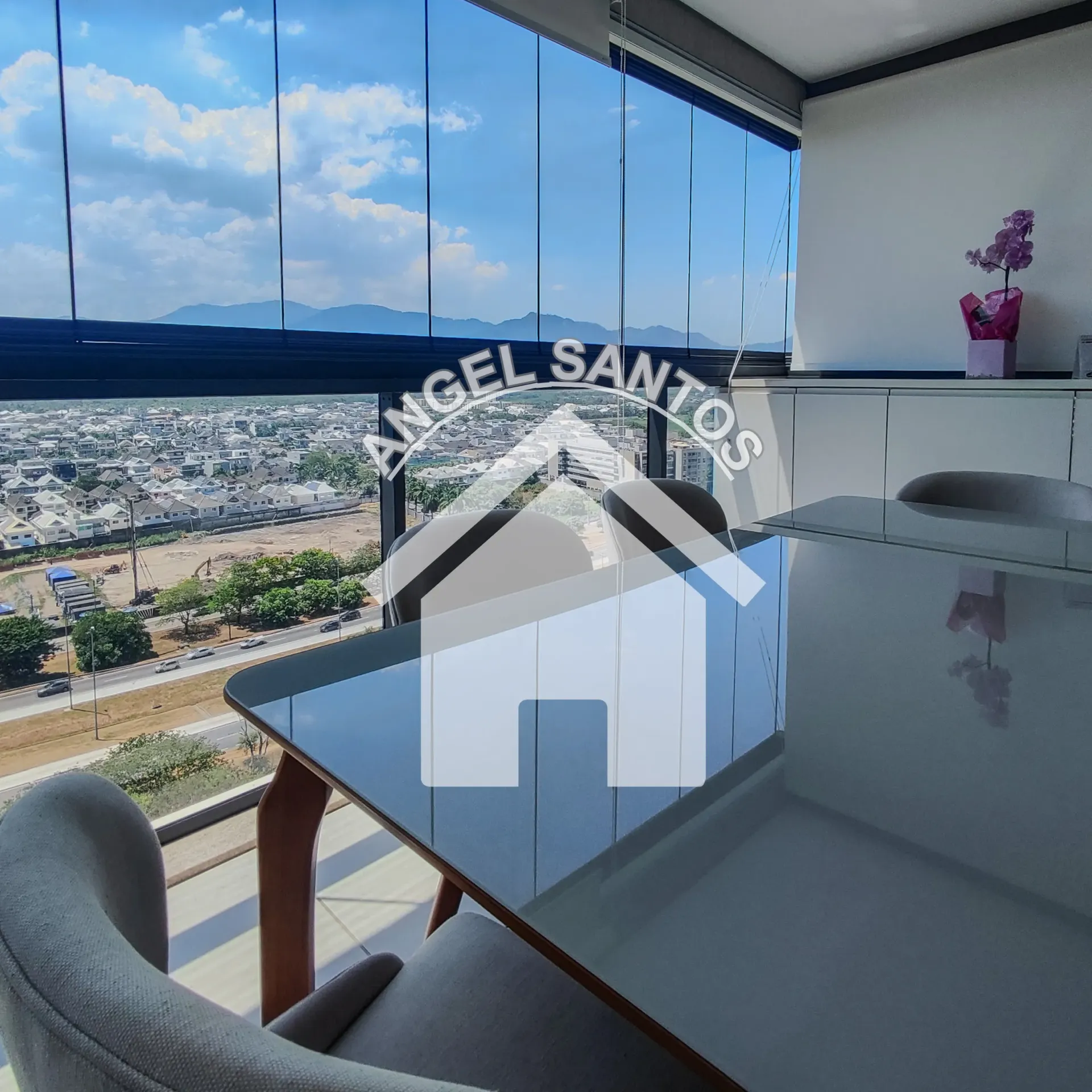 Furnished 2-bedroom apartment with a balcony — photo 24