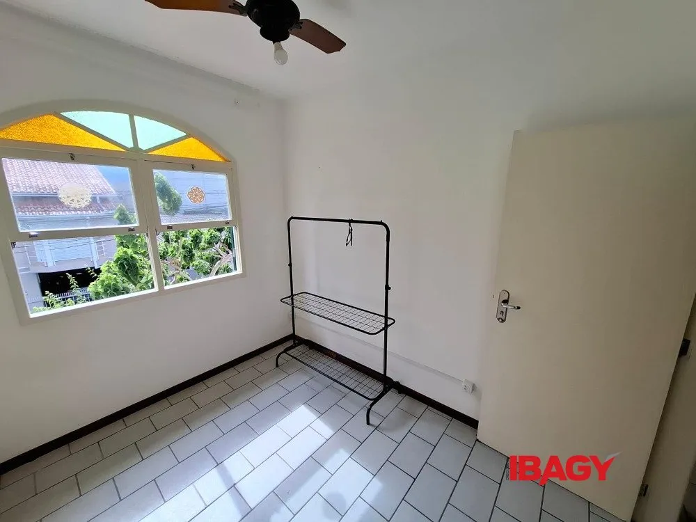 3-bedroom house with 1 bathroom and a gas kitchen — photo 14