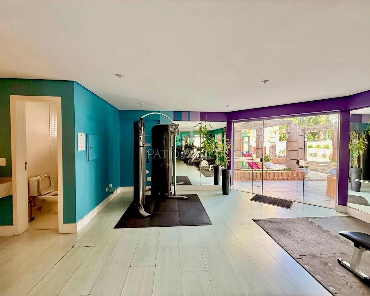 Furnished apartment with 2 bedrooms and glass balcony — photo 31