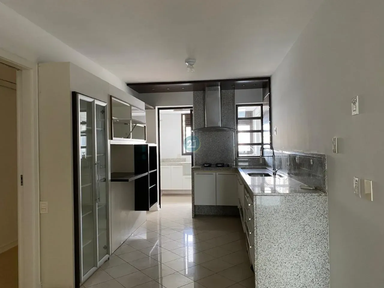 Apartamento de 230 m² con 3 suites y despacho — photo 9