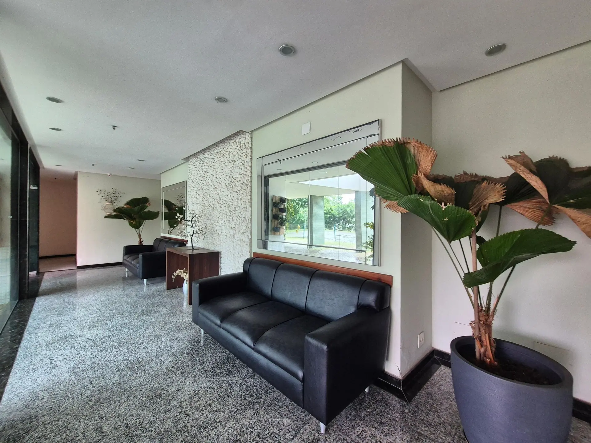 2-bedroom apartment with open-plan kitchen — photo 14