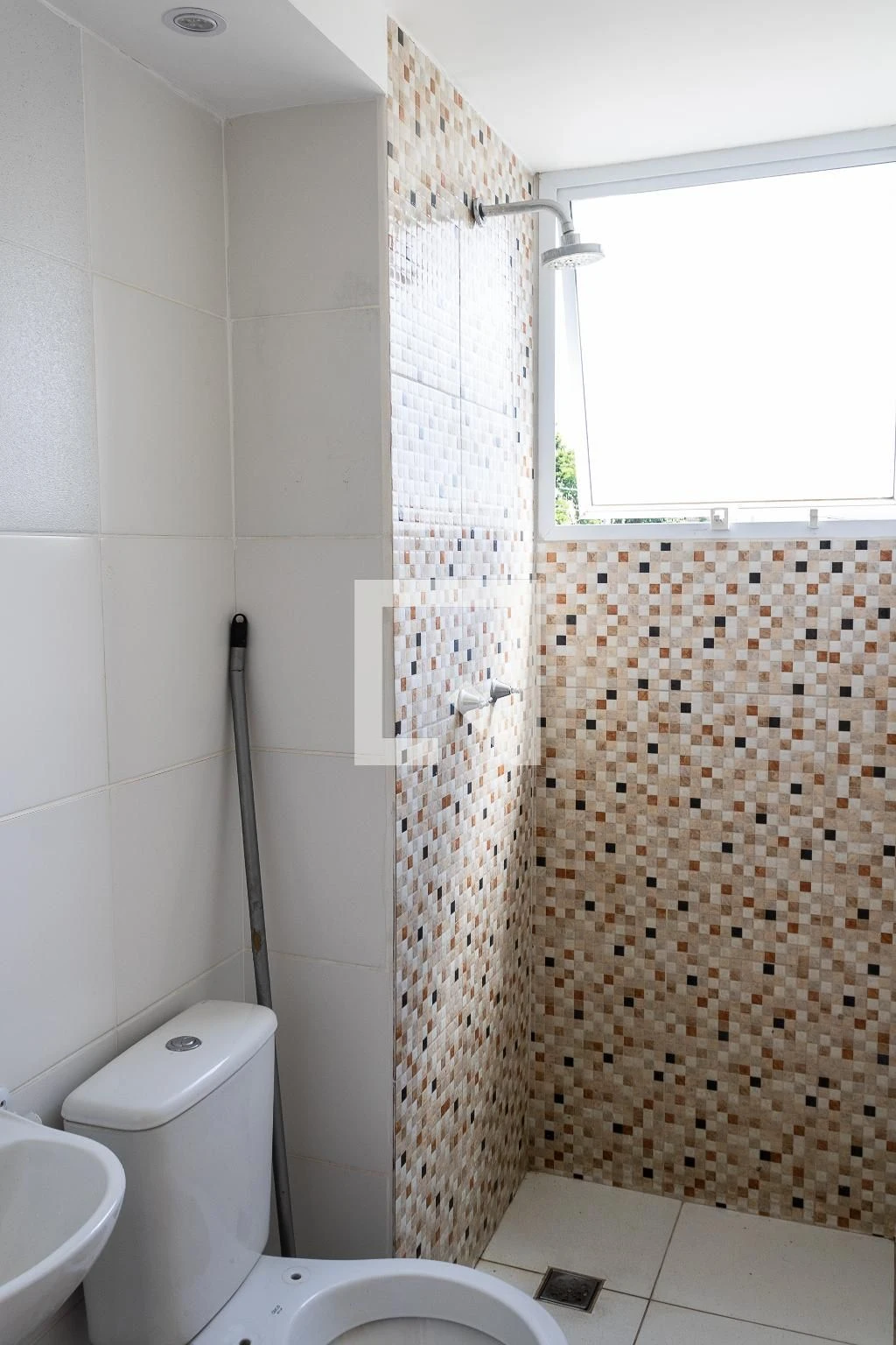 Apartamento com 2 quartos e área de lavanderia — photo 10