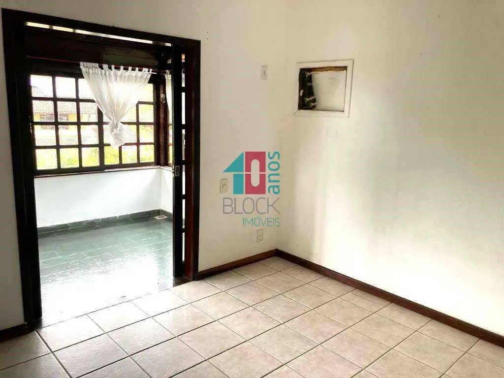 Casa de condomínio com 4 quartos e varanda com churrasqueira — photo 22