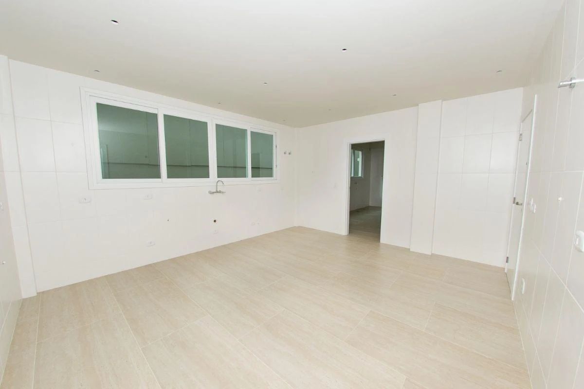 House, 1256 m², with a bathtub — photo 2