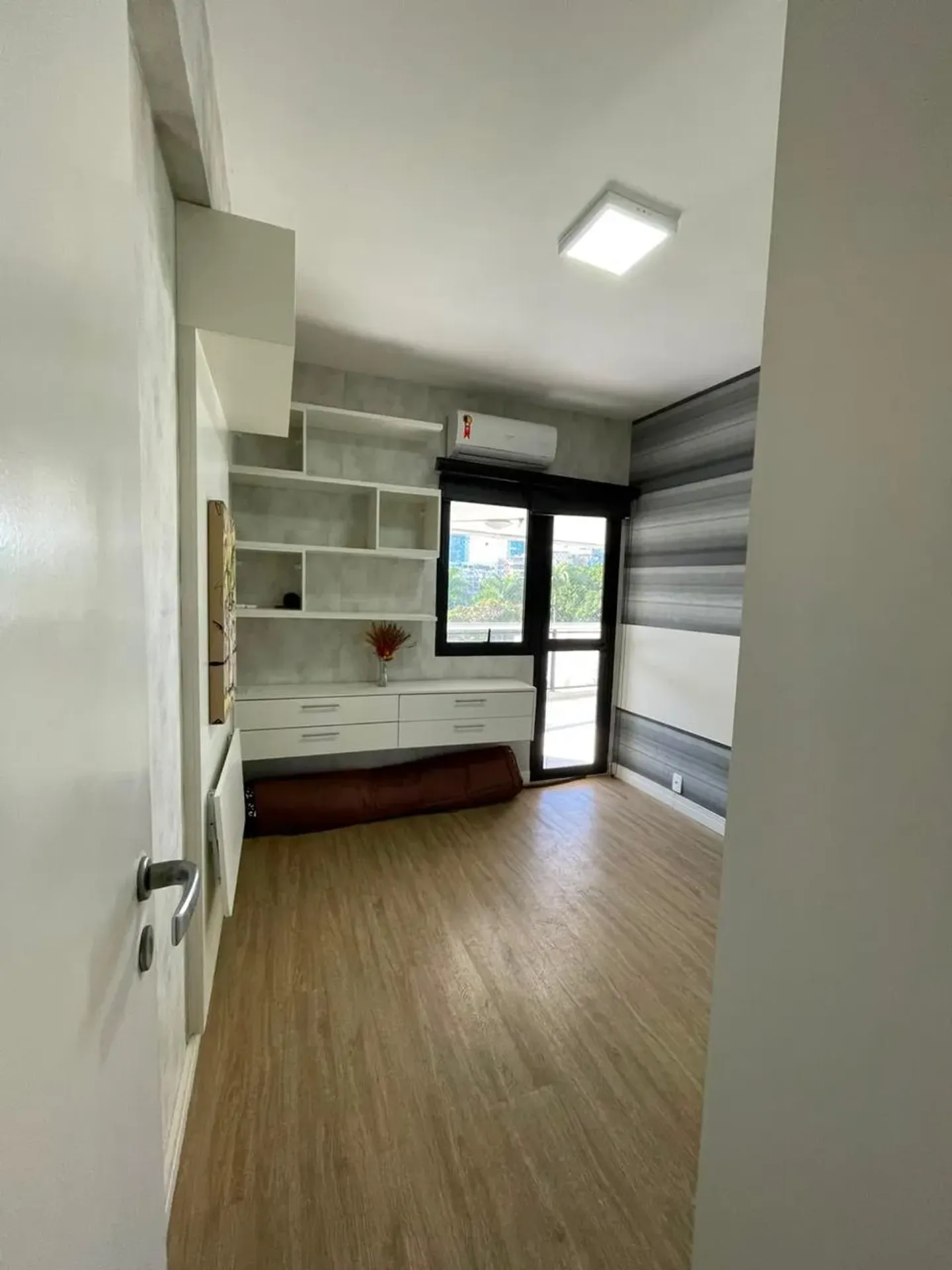 121 m² apartment with 3 bedrooms and 4 bathrooms — photo 23