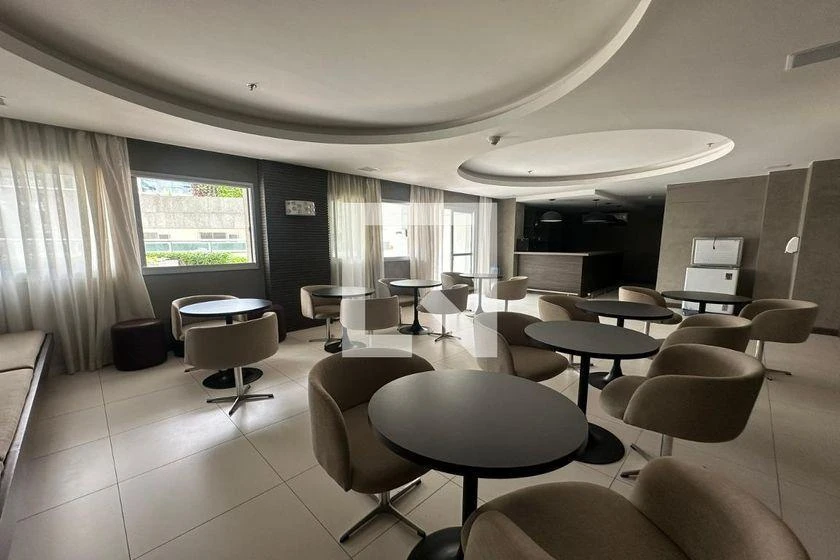 Furnished 2-bedroom apartment with balcony — photo 41