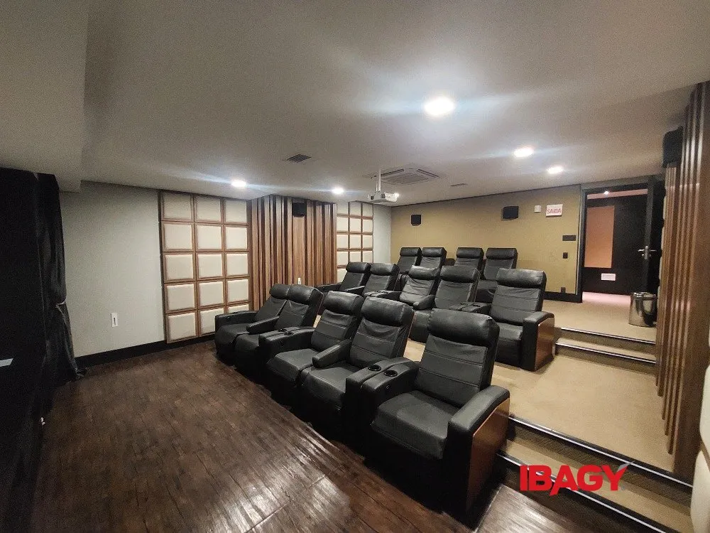 Furnished 2-suite apartment with enclosed balcony — photo 62
