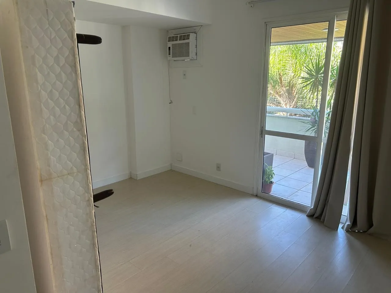 Furnished 130 m² apartment with 3 bedrooms and 2 parking — photo 21