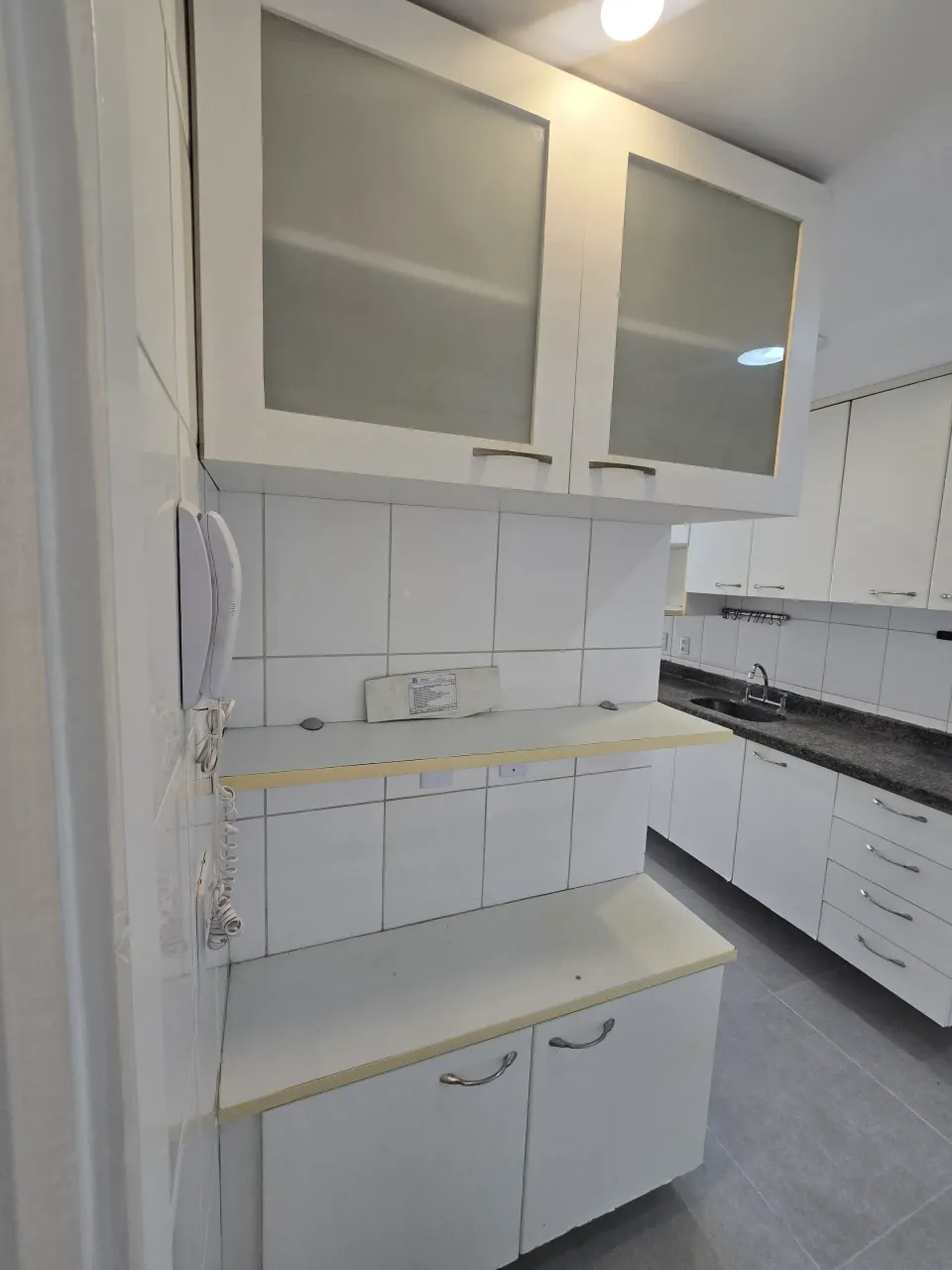 4-bedroom apartment with 3 bathrooms and a balcony — photo 17
