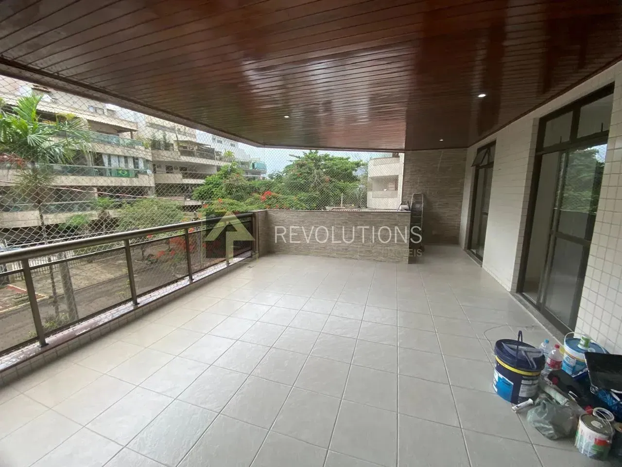 3-bedroom apartment with 3 bathrooms and balcony — photo 9