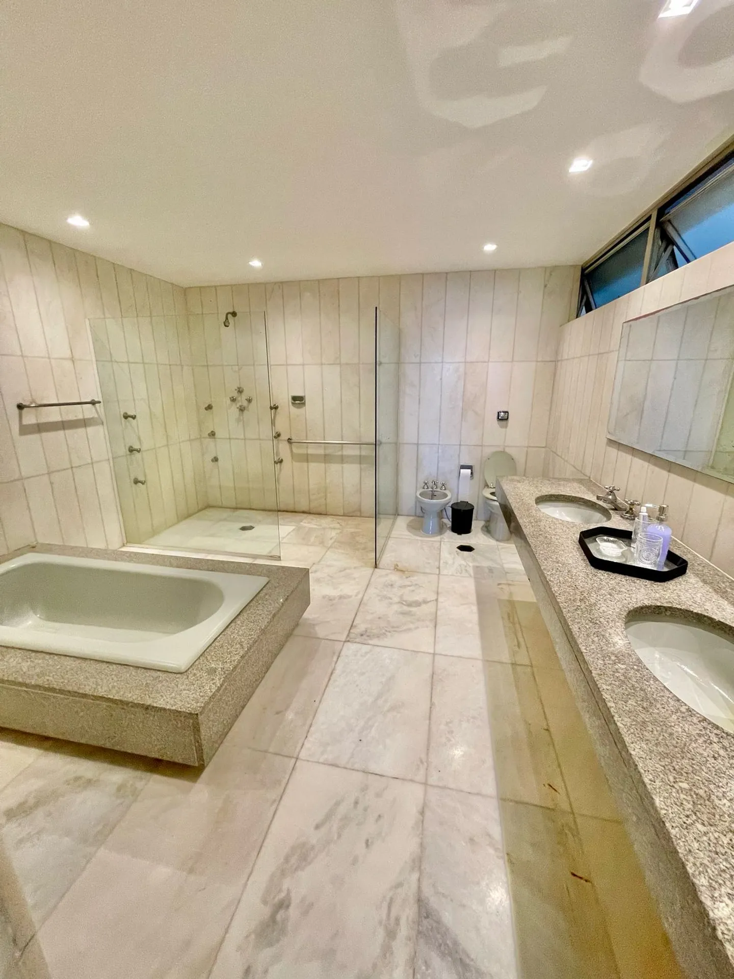 Apartment with 5 bedrooms and 5 bathrooms and open kitchen — photo 18