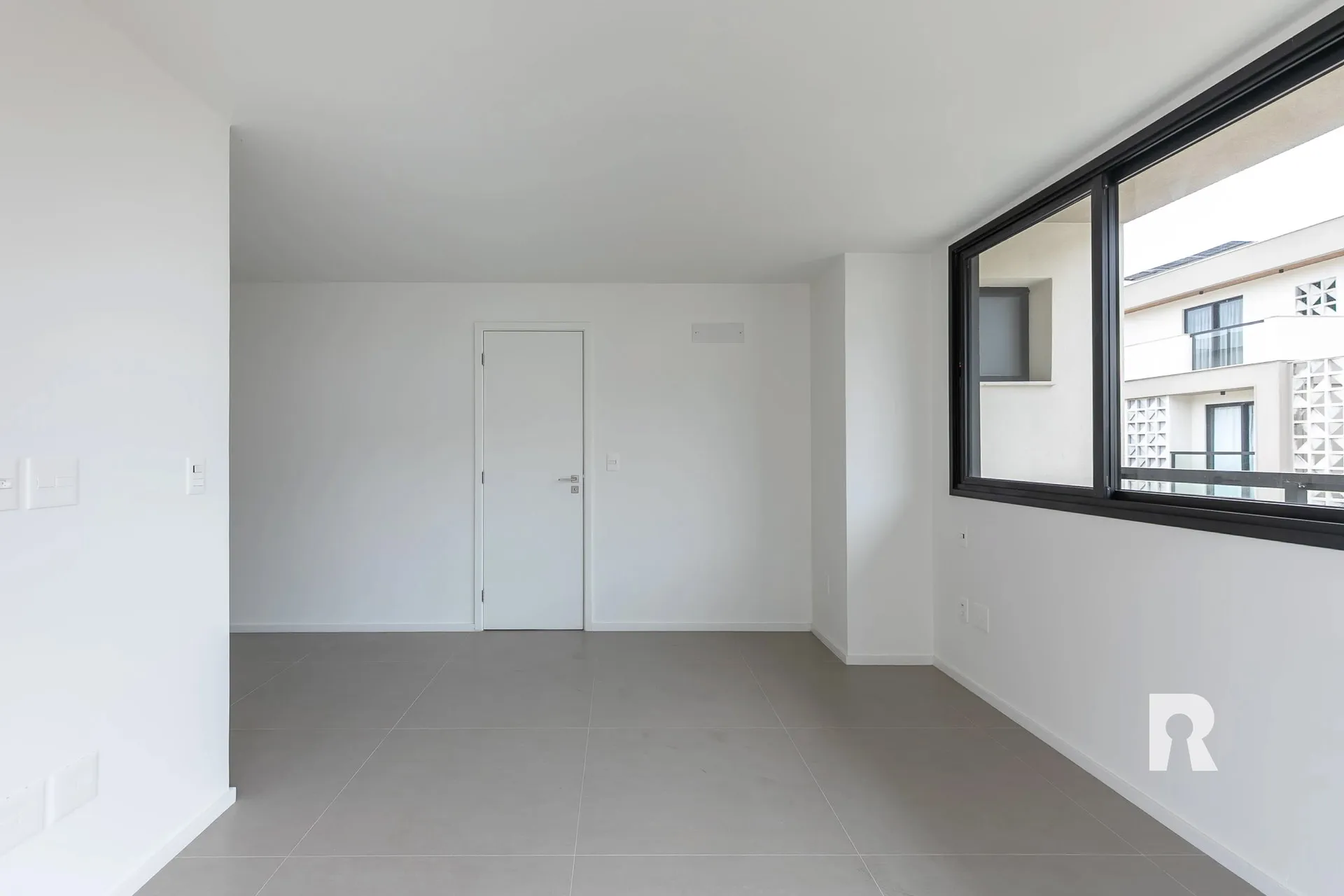 4-bedroom house, all with their own bathrooms, 337 m² — photo 18