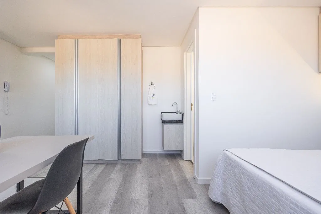 Furnished studio, 24 m², with a home office — photo 10