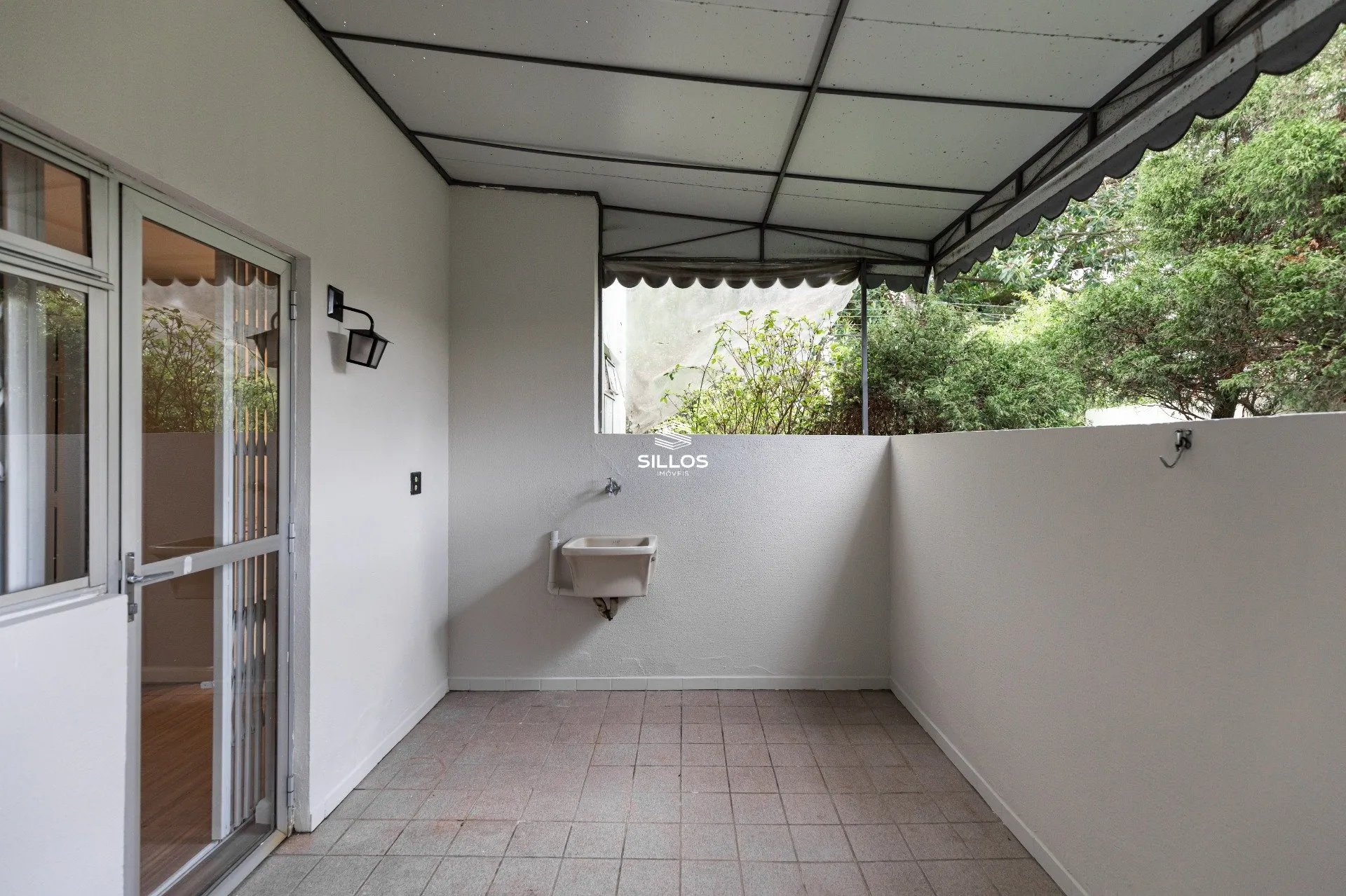 Apartamento no 1º andar com piso de madeira ou laminado — photo 5