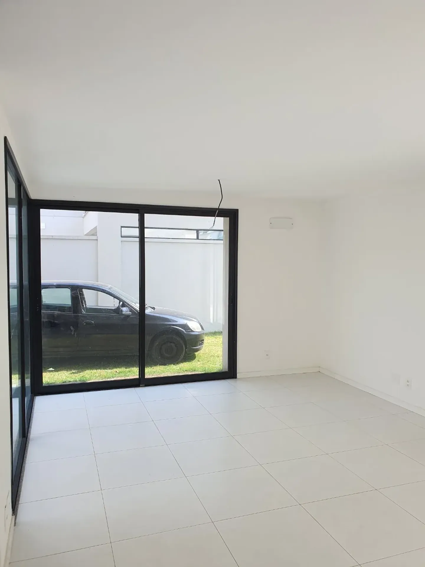 Floor-to-ceiling windows in a 4-bedroom house, 366 m² — photo 18