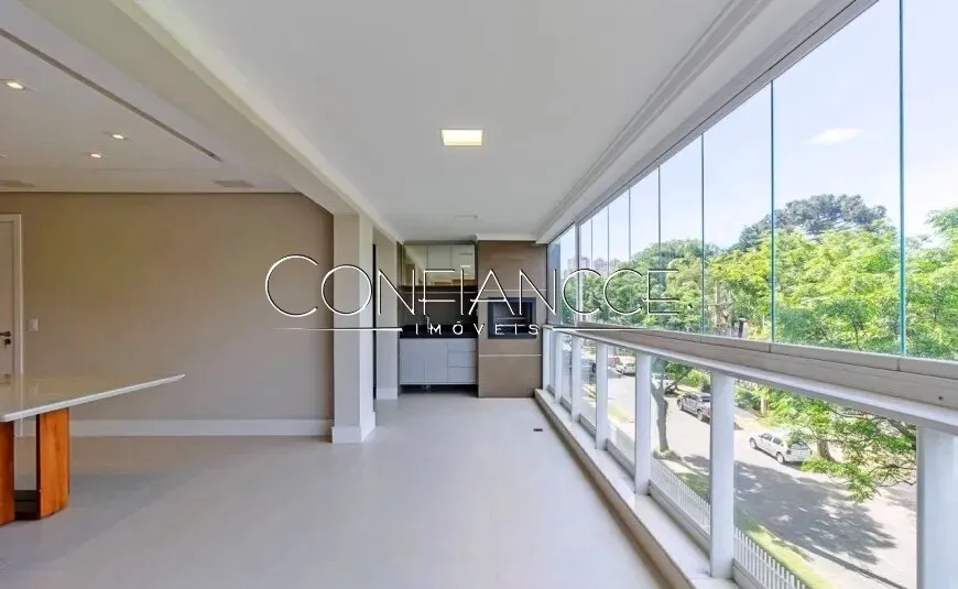 Apartment with 4 bedrooms and 2 en-suite suites — photo 9