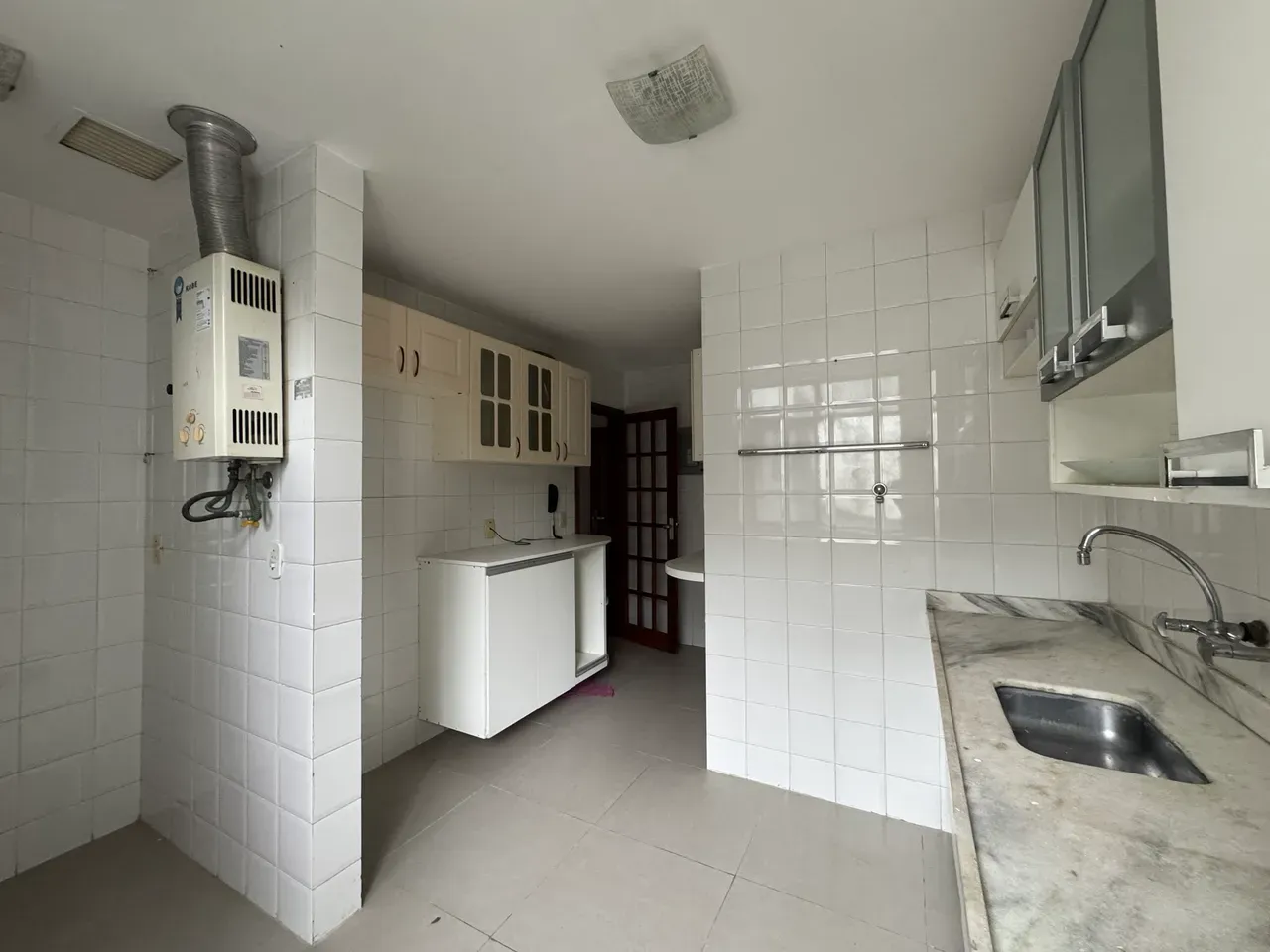 98 m² apartment with 2 bedrooms and private garden — photo 2