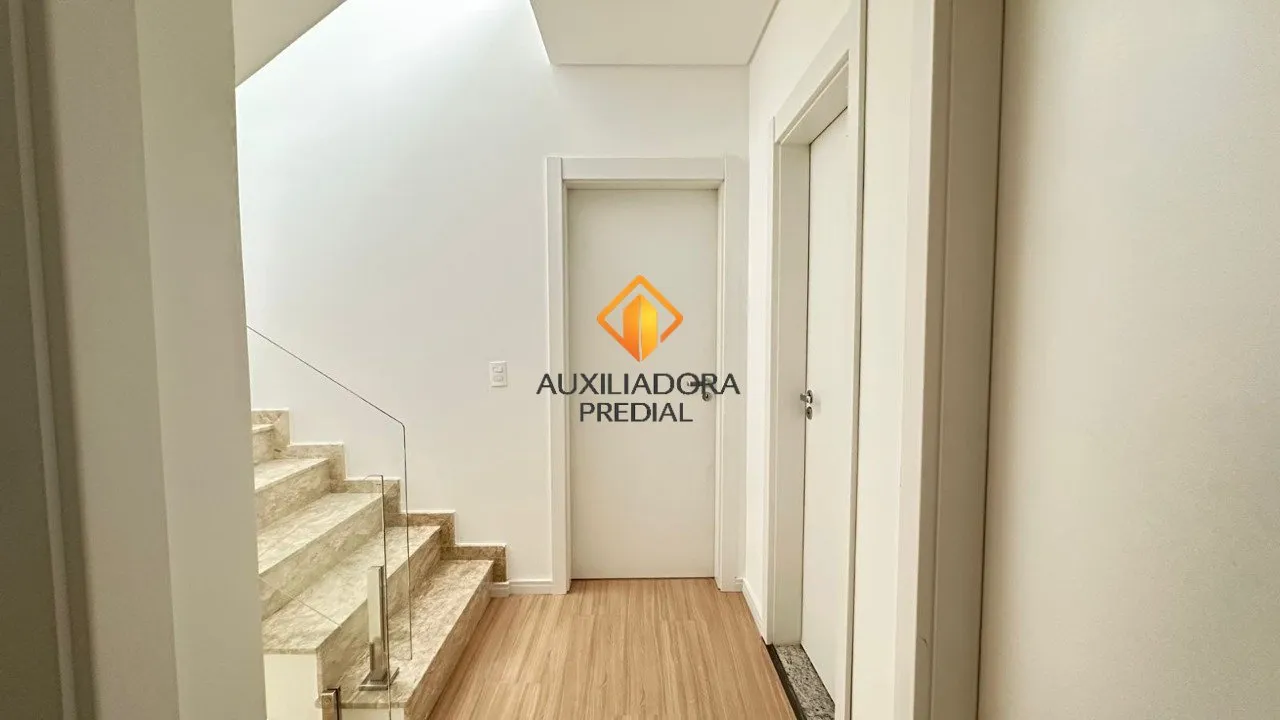 House with 3 bedrooms and a balcony — photo 12