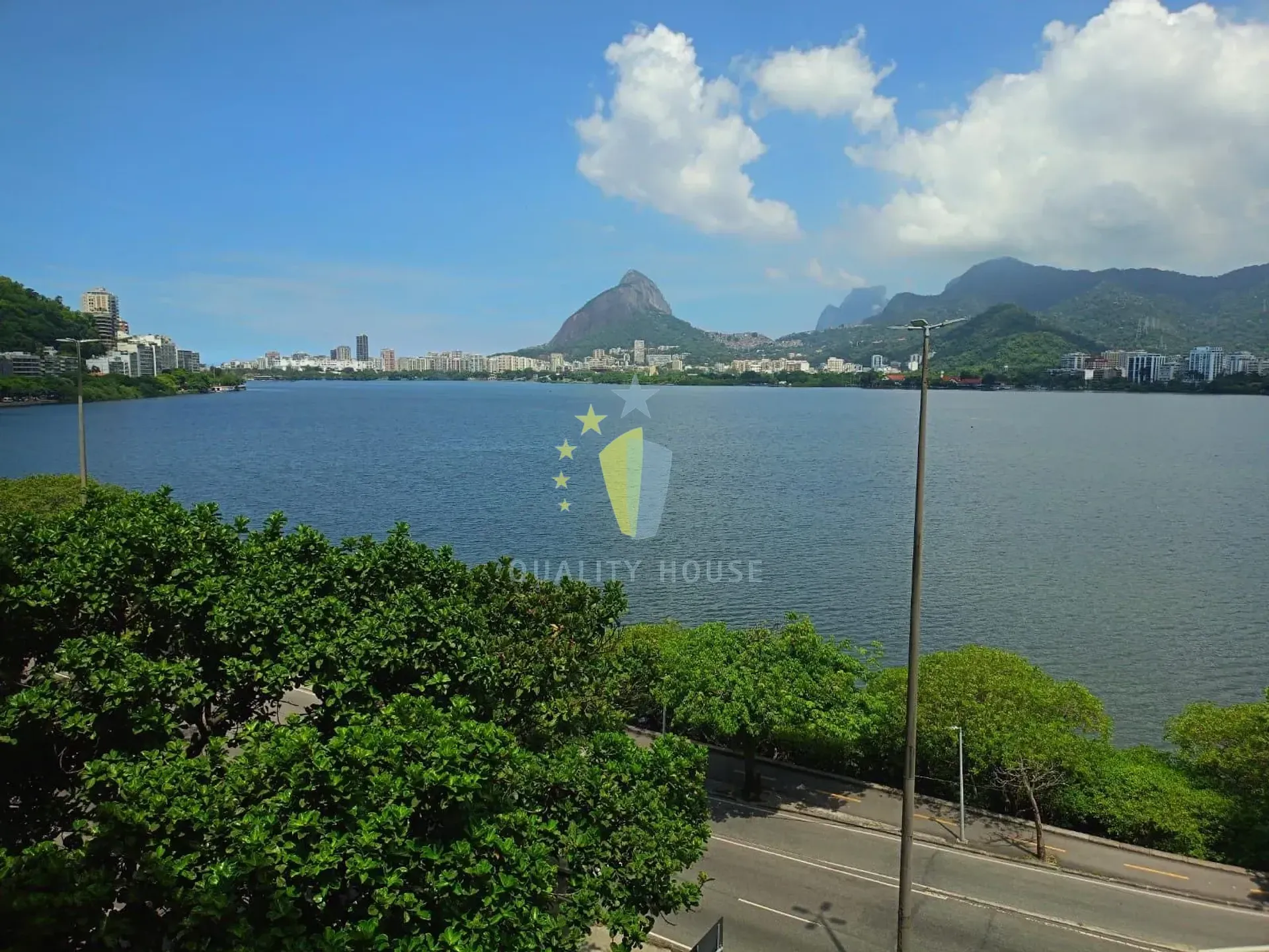 Water view in a 3-bedroom apartment, 110 m² — photo 7