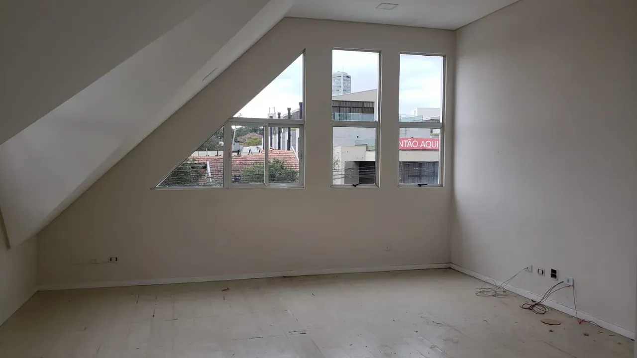 Casa com 4 quartos e 4 banheiros, 250 m² — photo 29