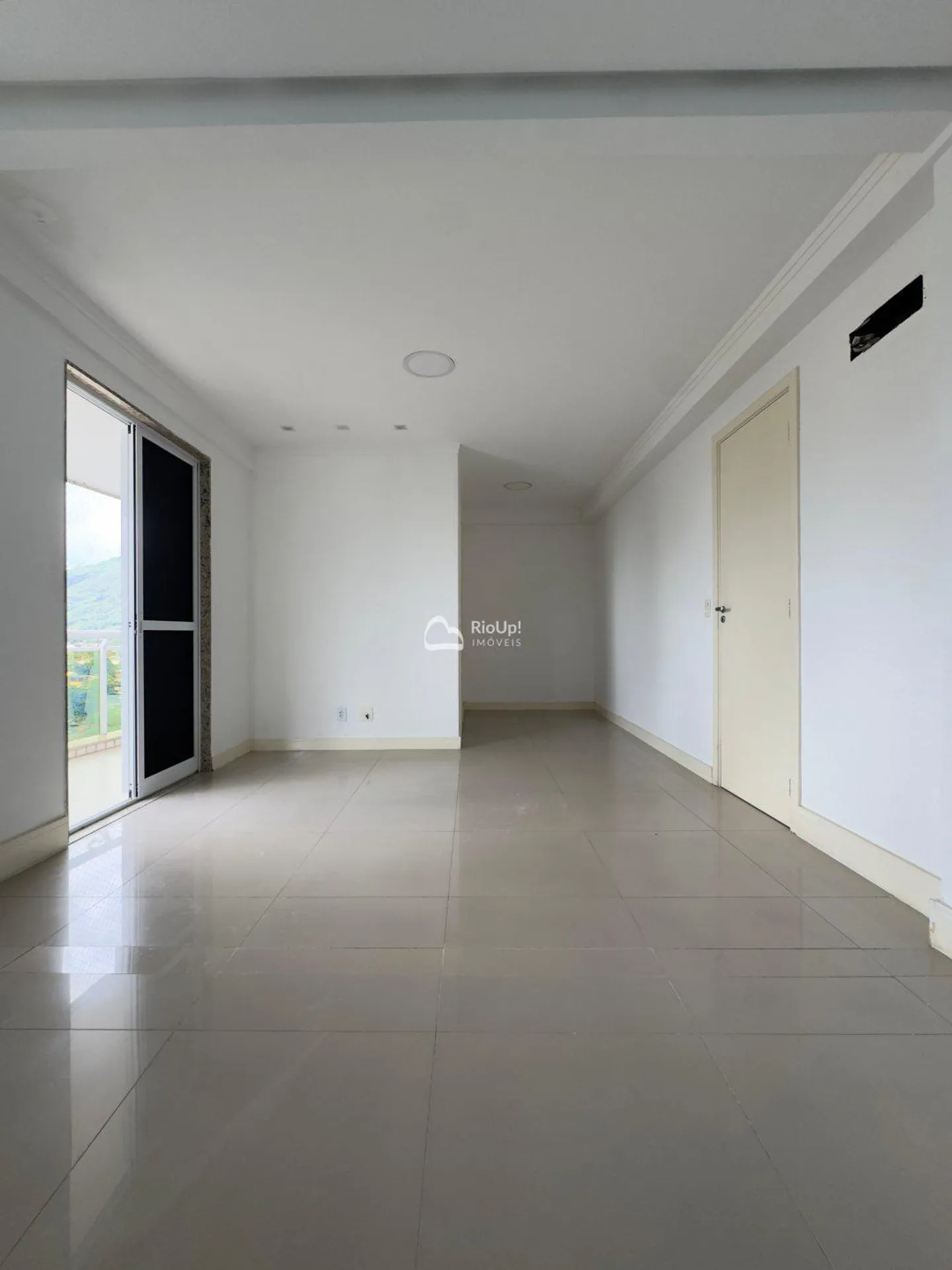 Apartment, 246 m², with a grill on the balcony — photo 16