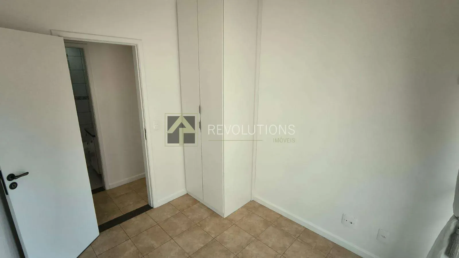 3-bedroom apartment, 1 with its own bathroom, 90 m² — photo 24