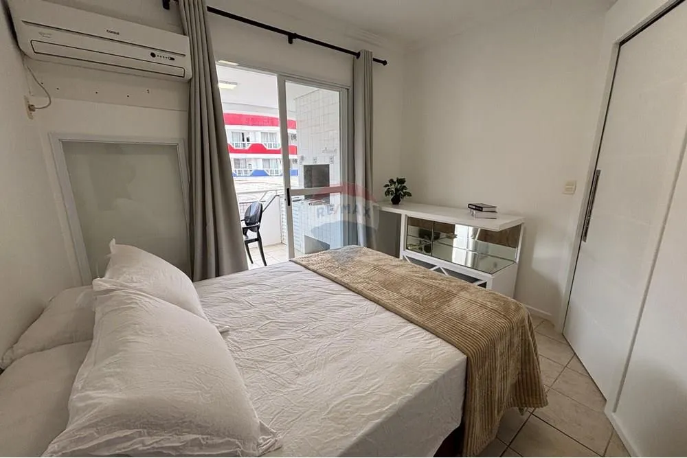 Apartamento de 1 dormitório com sacada e churrasqueira — photo 18