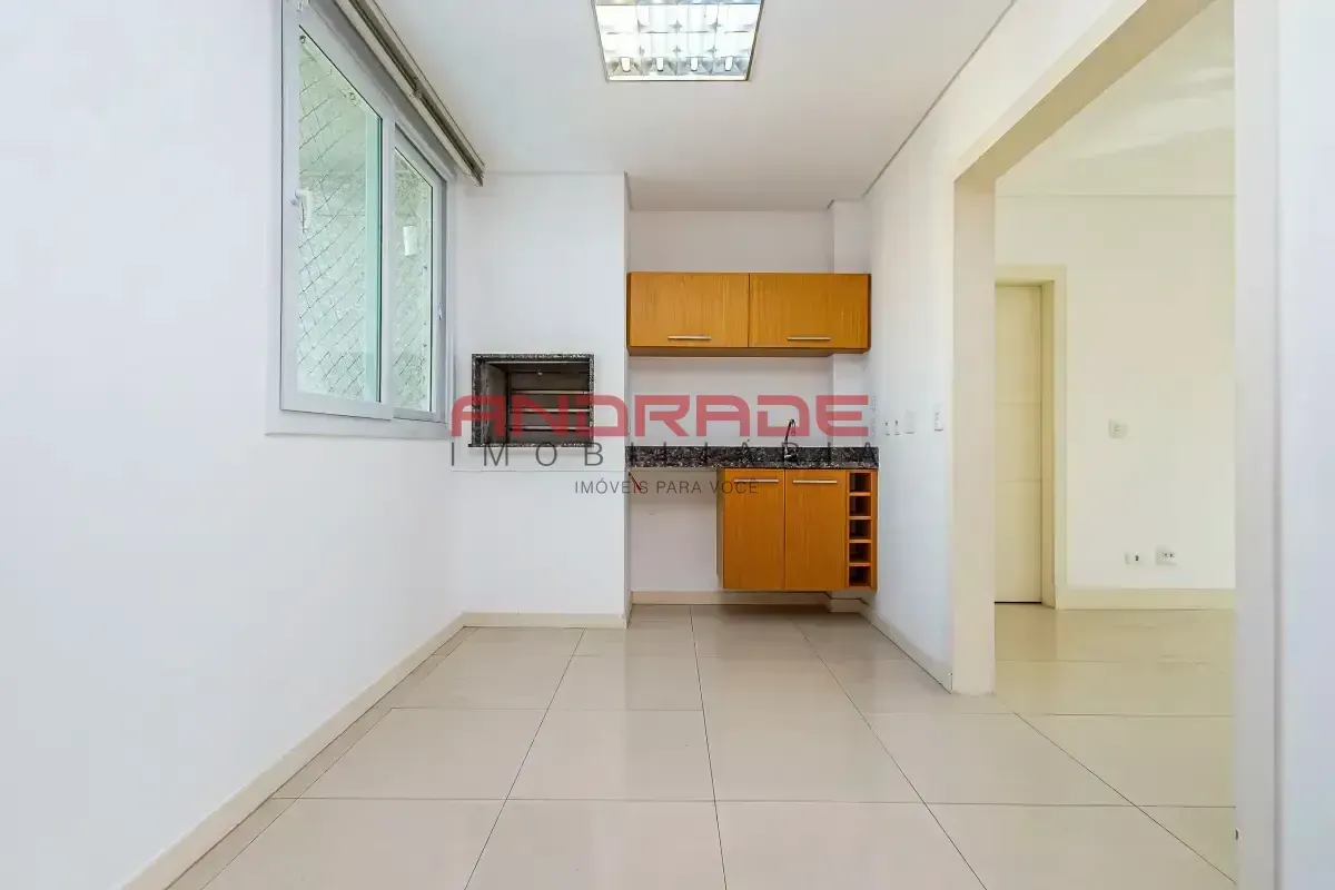 Apartment with 3 bedrooms and glass balcony — photo 19