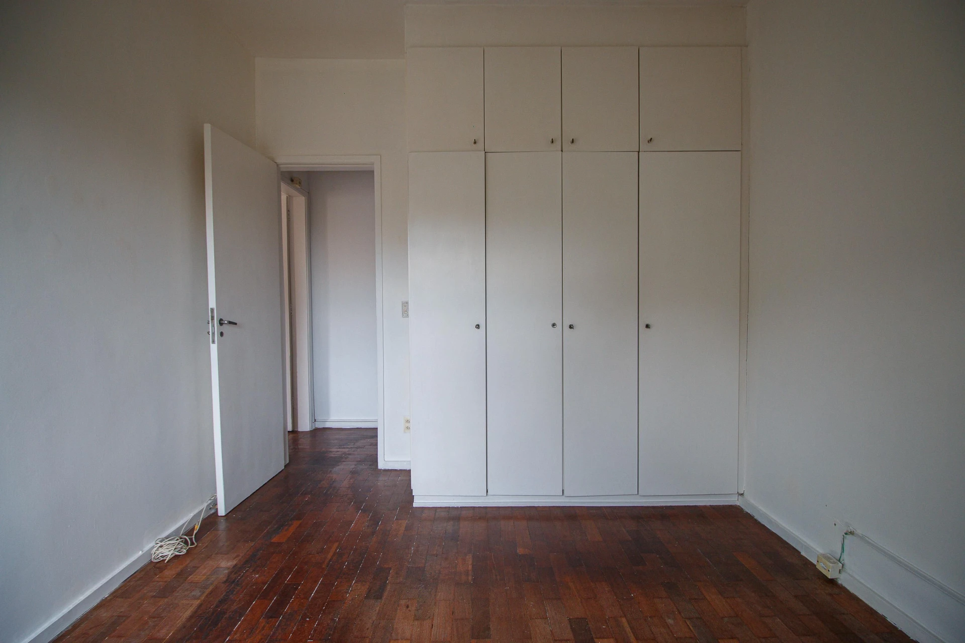 Unfurnished 2-bedroom apartment with 3 bathrooms — photo 5