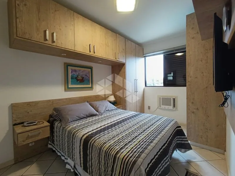 Balcony with a grill in a 3-bedroom apartment, 80 m² — photo 8
