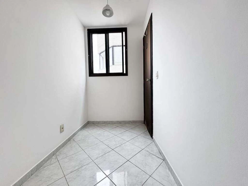 Top-floor apartment with 3 en-suites and 4 baths — photo 24