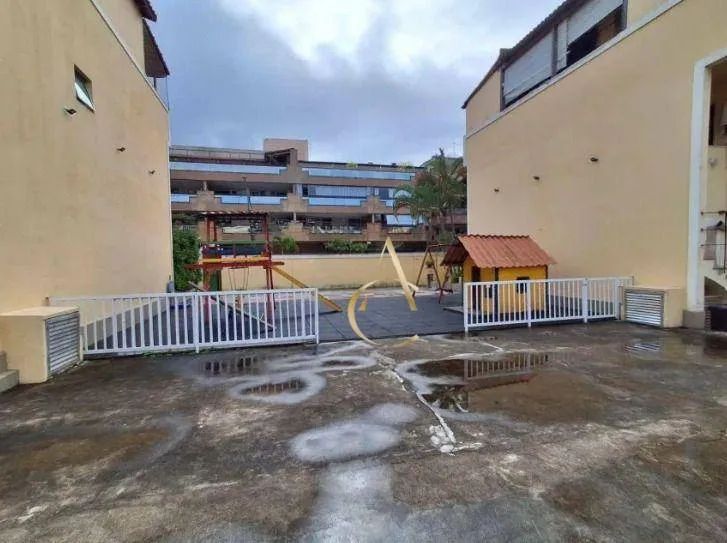 Casa com 3 quartos e varanda em bom estado — photo 32