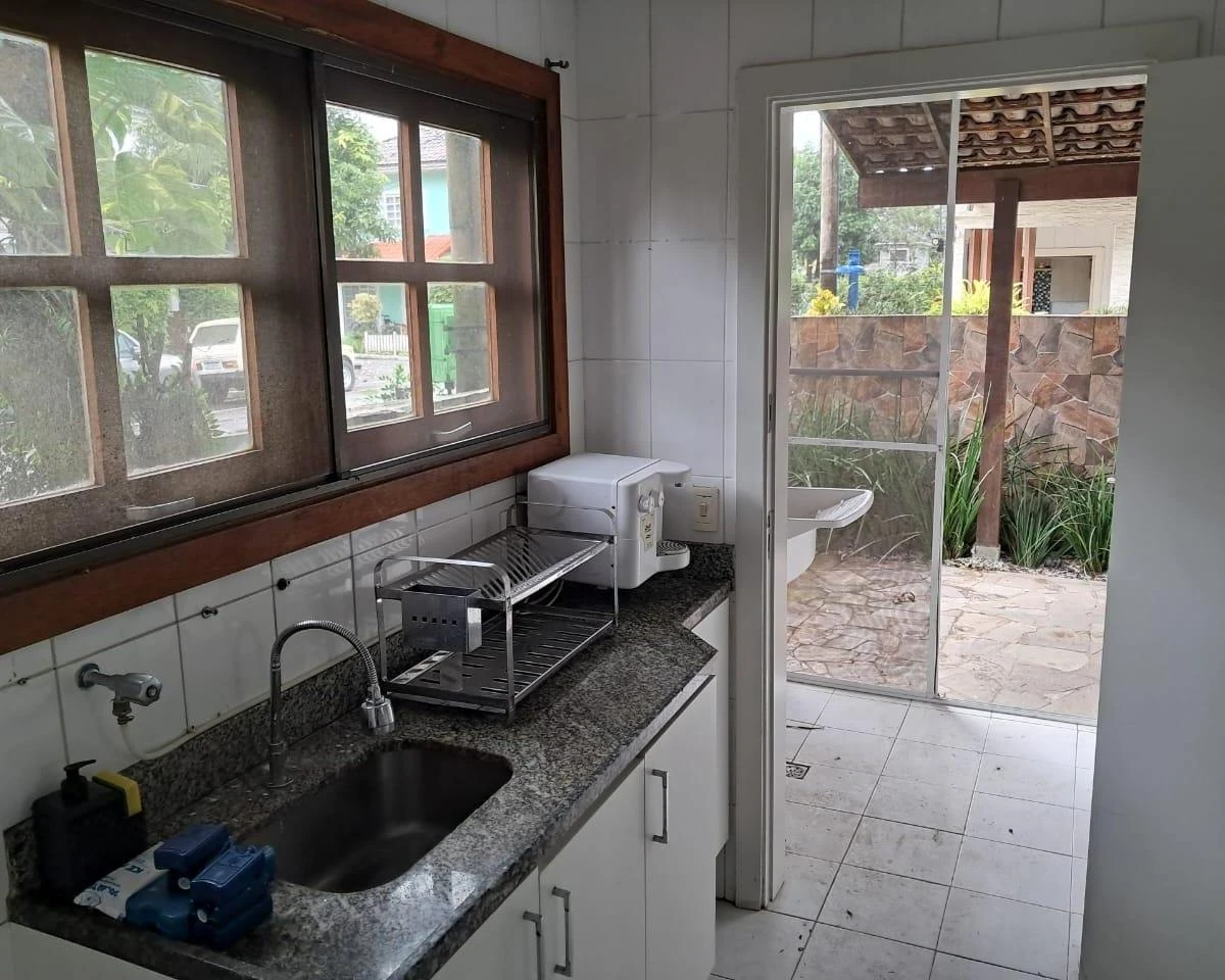 Duplex house with 4 bedrooms and an enclosed kitchen — photo 15