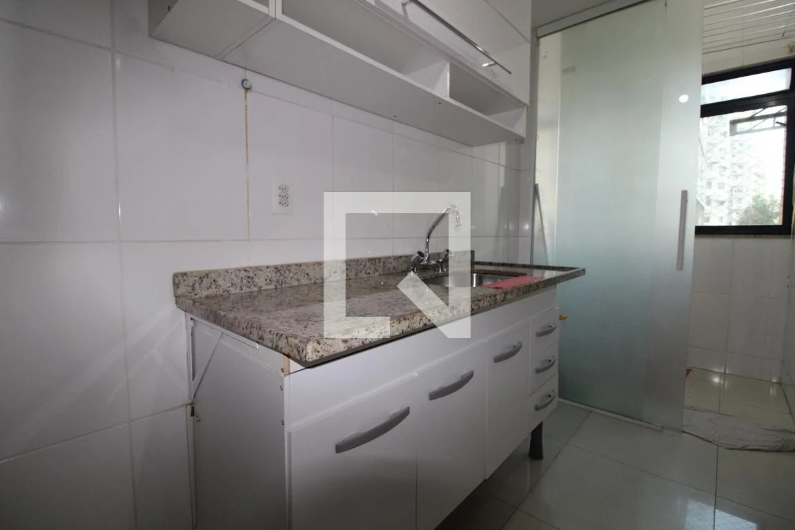 Apartamento sem mobília com varanda e 3 quartos — photo 33