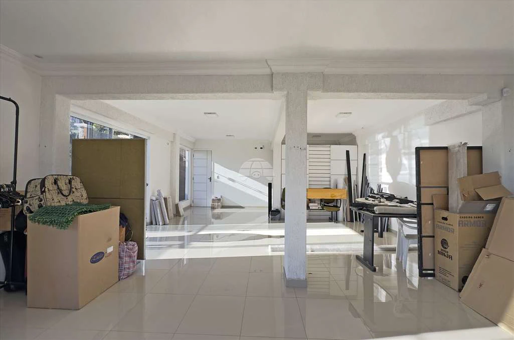 House with 2 bedrooms, 1 en-suite and 350 m² no parking — photo 3