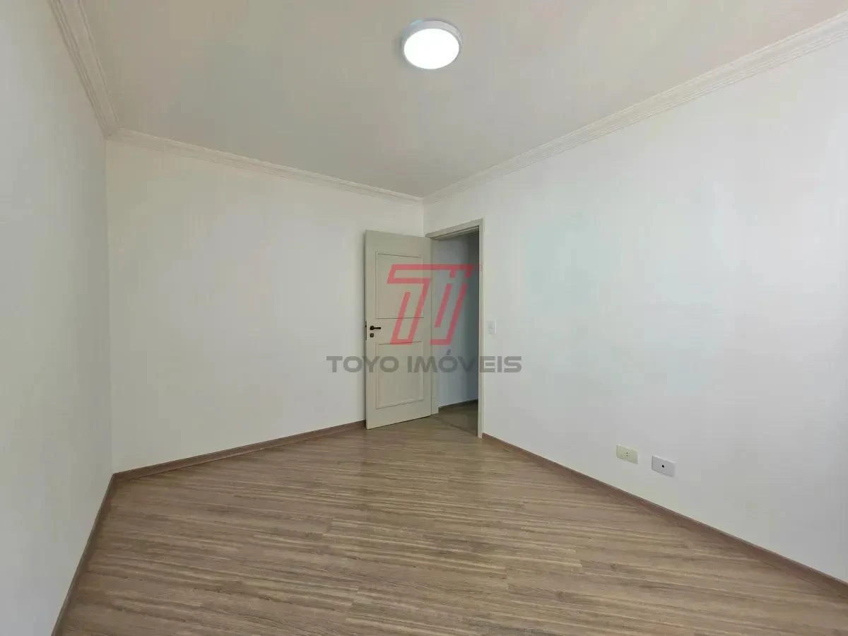 3-bedroom apartment with a bathtub in Curitiba — photo 25
