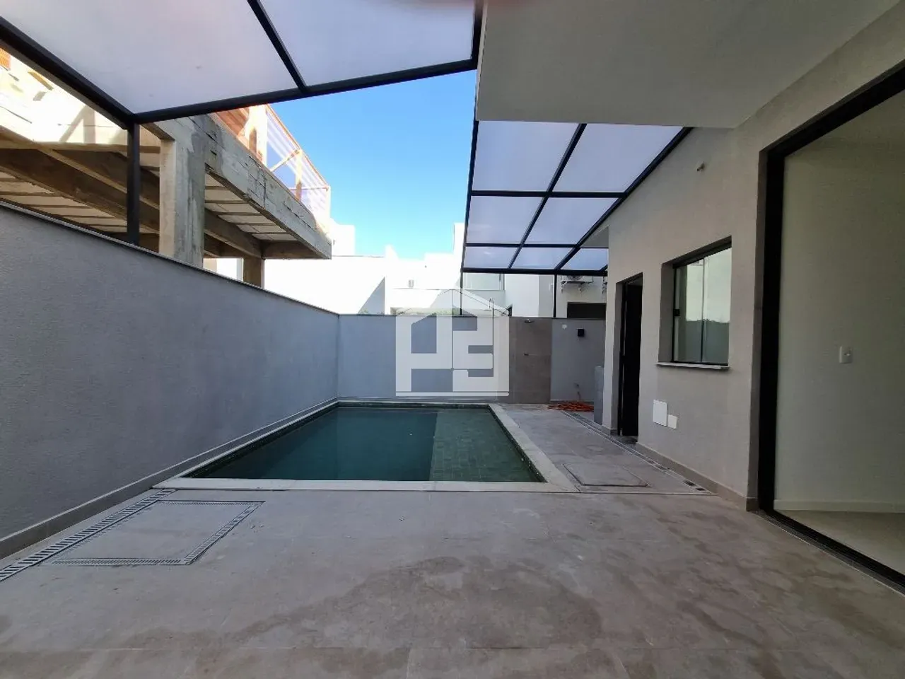 Triplex house with 4 bedrooms and 5 bathrooms, 2 parking — photo 24